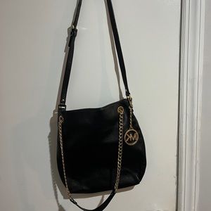 MICHAEL KORS BLACK AND GOLD PURSE AND CHAIN MK